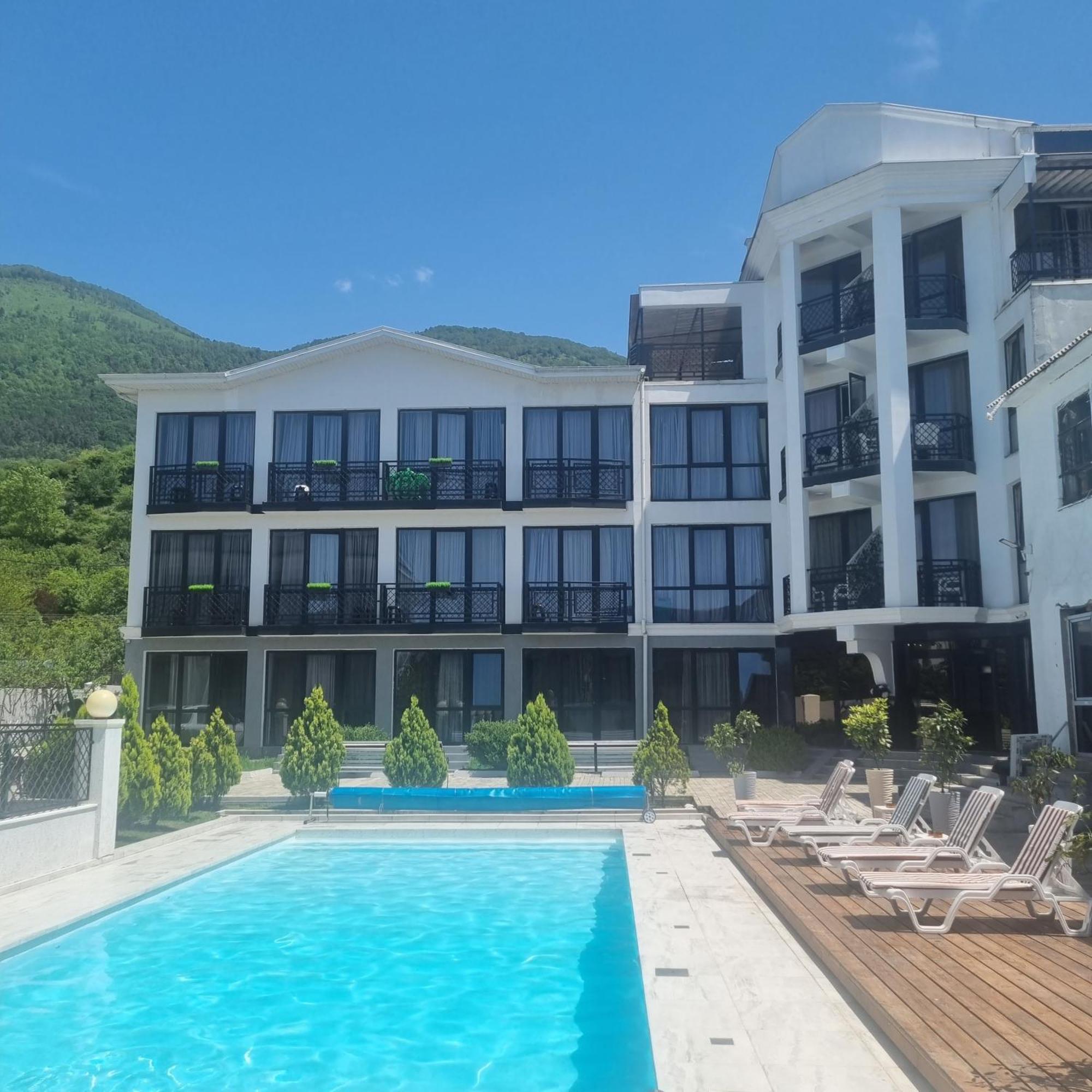 Gega Hotel Gagry Exterior photo