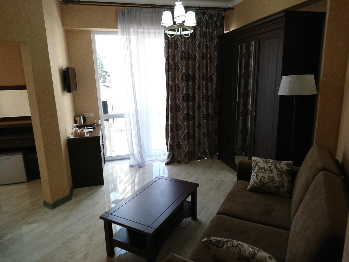Gega Hotel Gagry Exterior photo