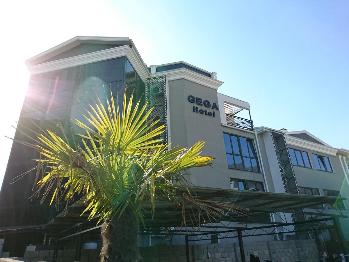 Gega Hotel Gagry Exterior photo